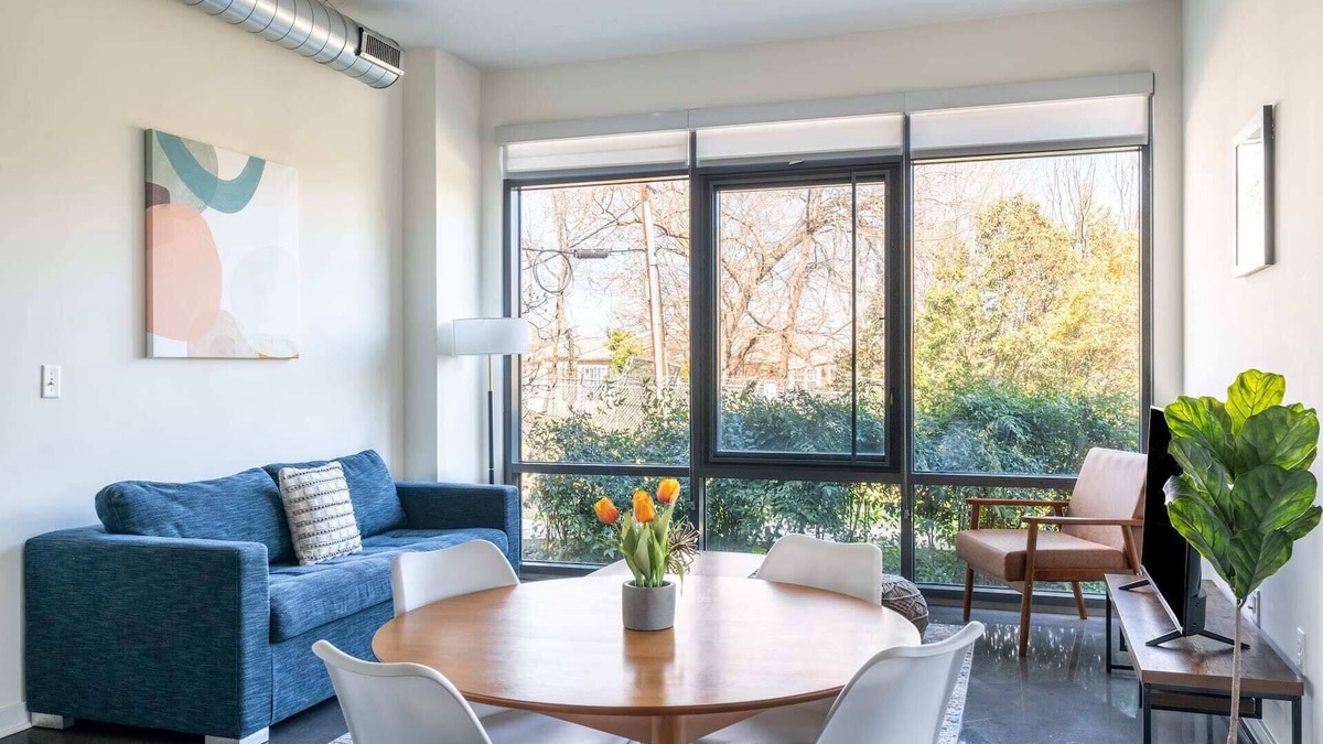 Del Ray Apartment | Kasa | Modern 2 BD + Free Parking | Alexandria