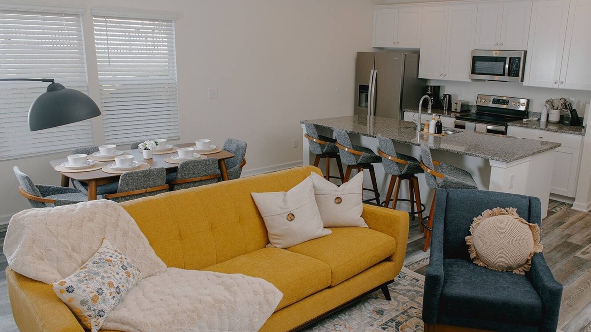 Cornelius House | Kasita Cornelius East- Free Parking- 3 beds- Modern and Pristine