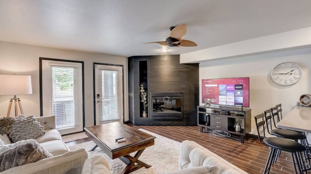 Lake Delton Condo | Kate's Place LHC 305 · Kate's Place - Newly Remodeled - Romantic
