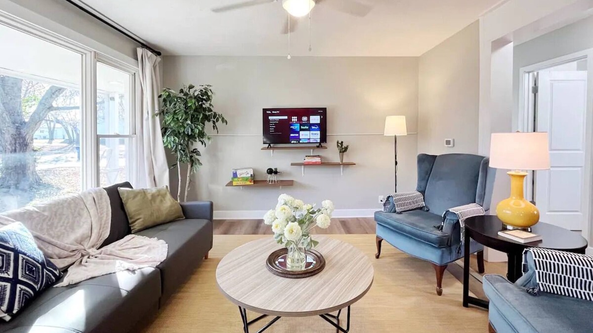 Sedalia House | Katy Trail Rest Stop