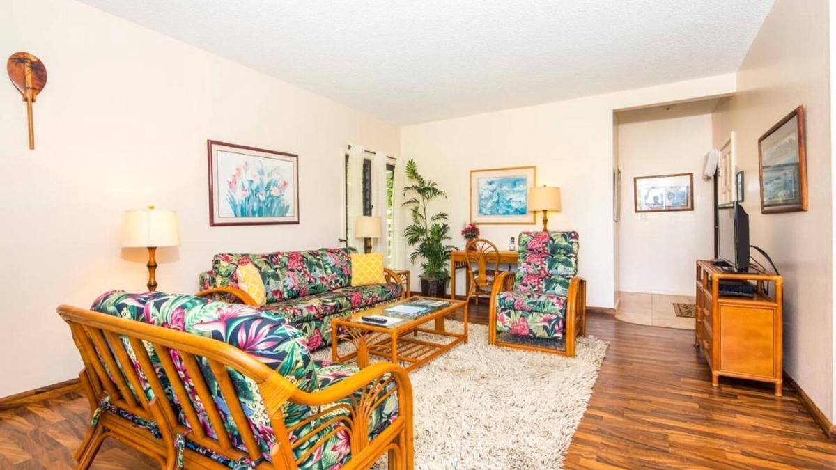 Lihue Condo | Kauai 1 bedroom Sleeps 4