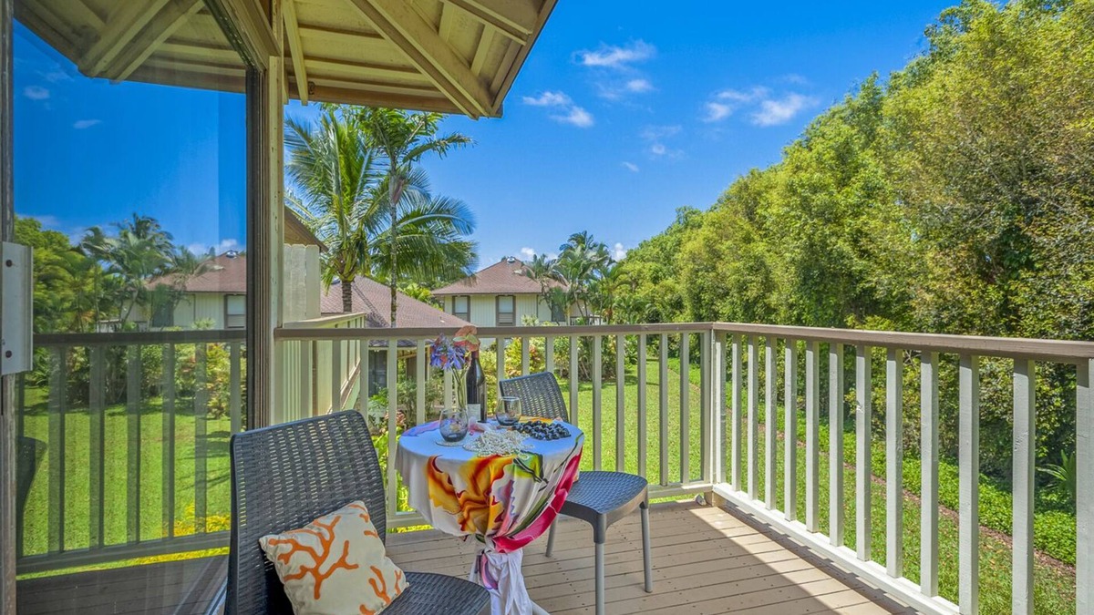 Princeville Condo | Kauai charm at affordable upstairs studio, walk to everything