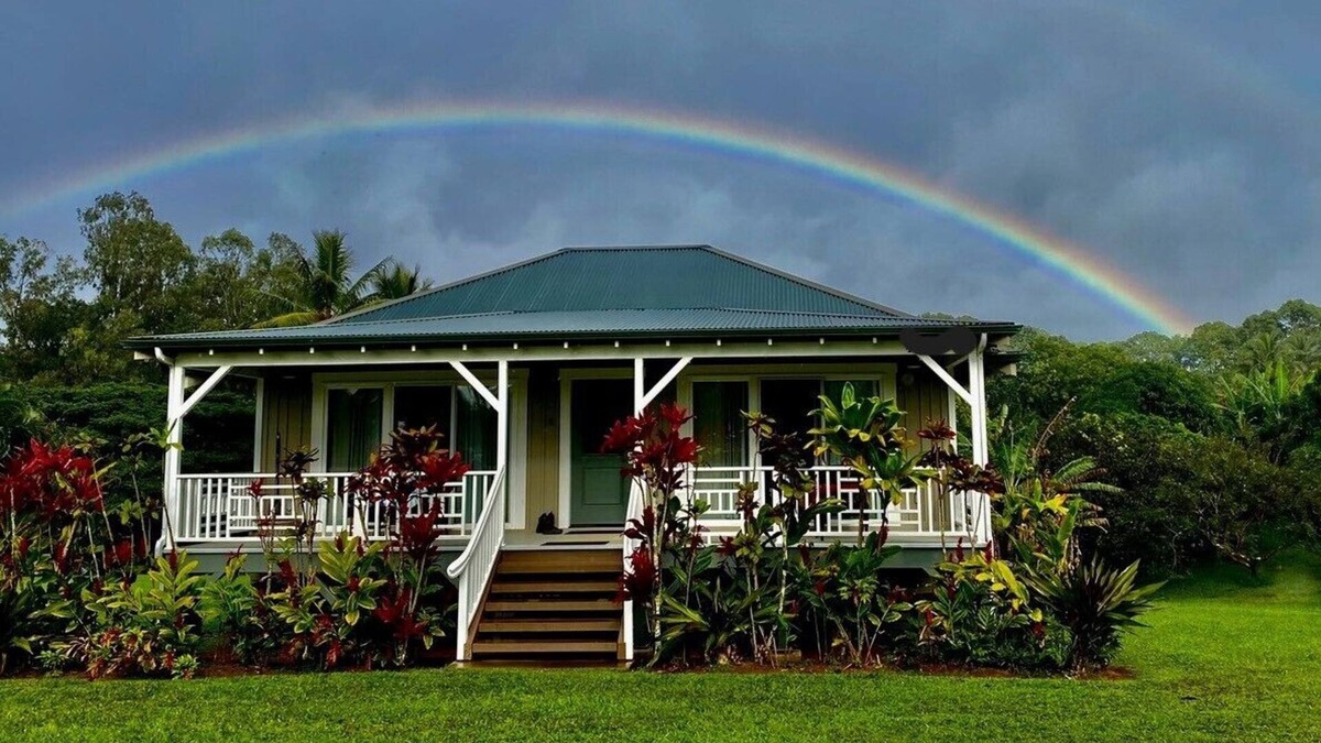 Kilauea Cottage | KAUAI'S Plantation-style Paradise for 2! Peaceful North Shore Cottage 5-STAR!