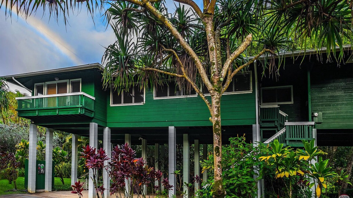 Wainiha House | Kauai Tree House - Nestled Along a Stream & Secluded, Tropical Surroundings.