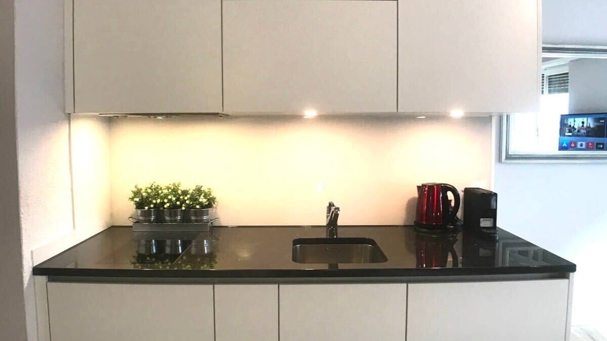 Niederdorf Apartment | KAYA Zurich Niederdorf