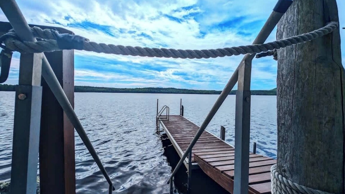 Sullivan House | Kayak Cabin on Flanders Pond