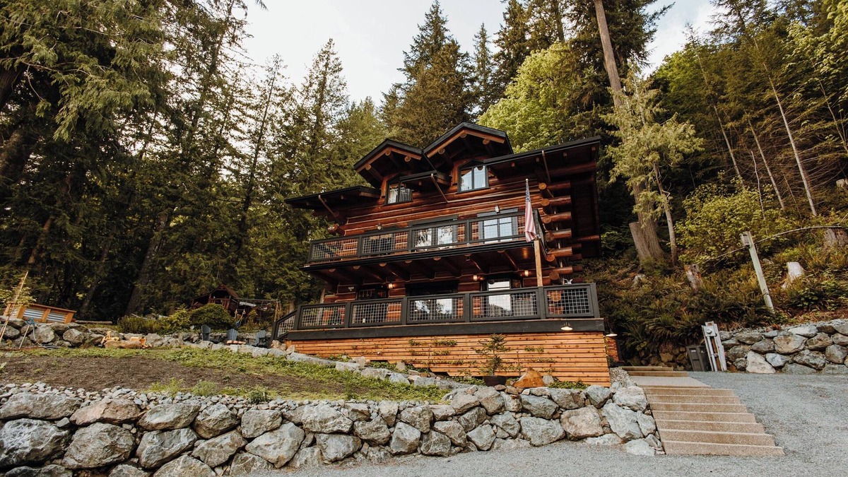 Lime Kiln House | Kayak on Lake Cavanaugh, HOT TUB, DOCK