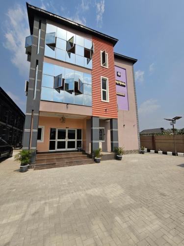 Ekrokpe Hotel | KayQuin Garden