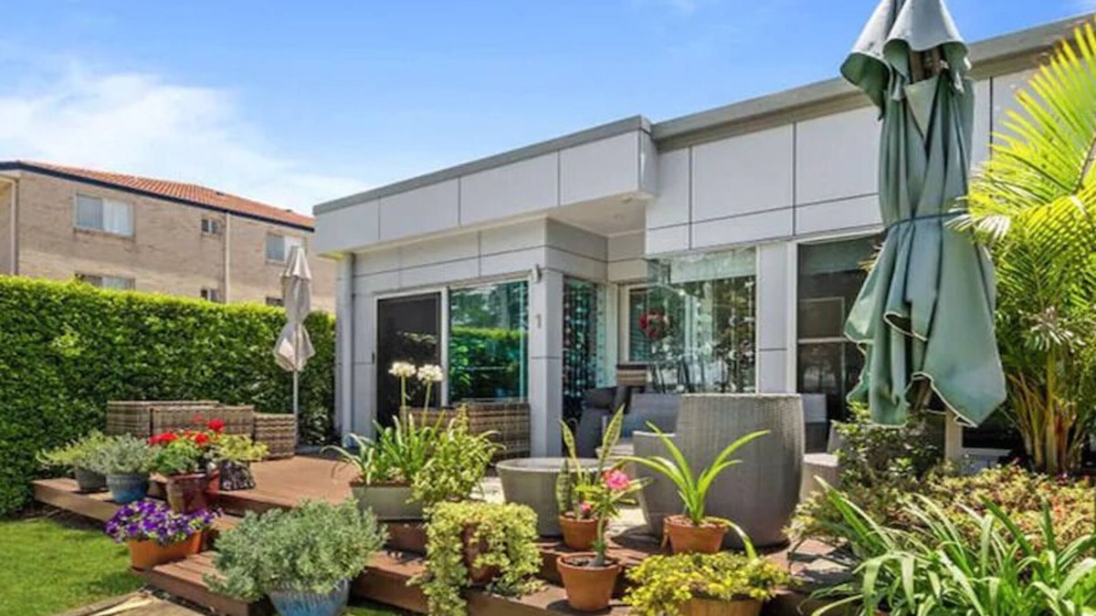 Bellara Apartment | Keith's on Sylvan Beach. Stylish 2BR unit with awesome Pumistone Passage views.