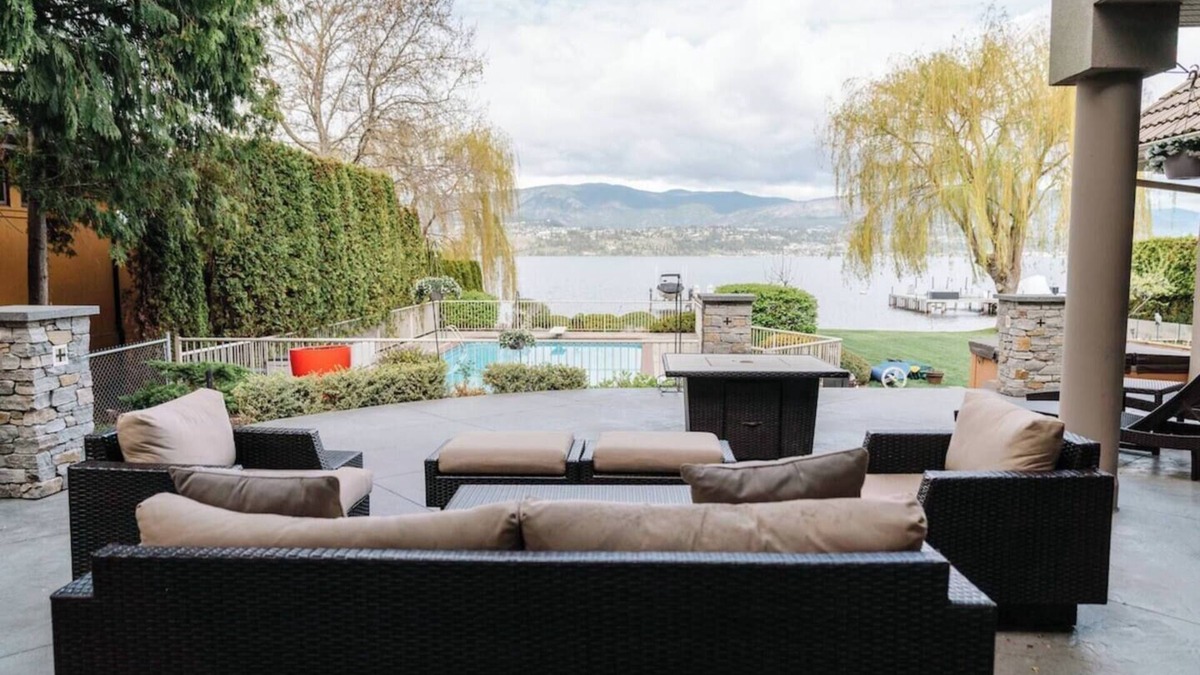 Central Okanagan House | KEL - The Grandeur - Lakefront