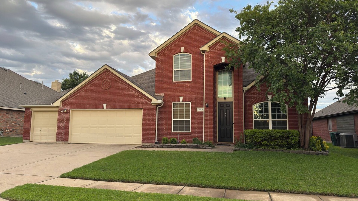 Keller House | Keller Schools 4BD 3BA Quiet Street, Pet Friendly!