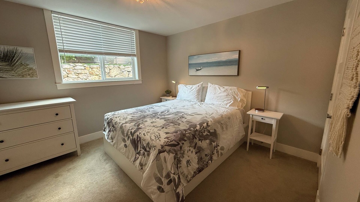 Black Mountain House | Kelowna Getaway - Black Mountain Golf & Ski