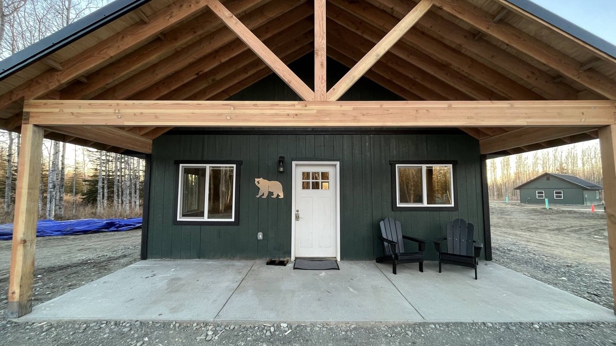 Kalifornsky Cabin | Kenai Adventure Cabins Bear 2/1