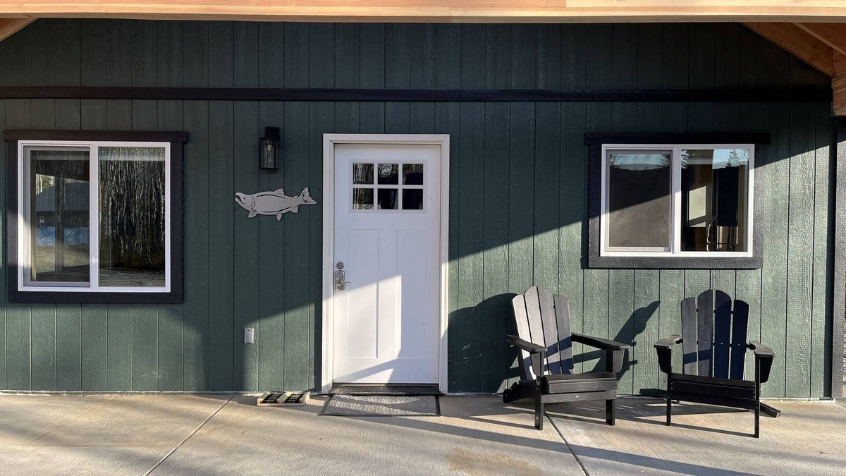 Kalifornsky Cabin | Kenai Adventure Cabins Sockeye 2/1