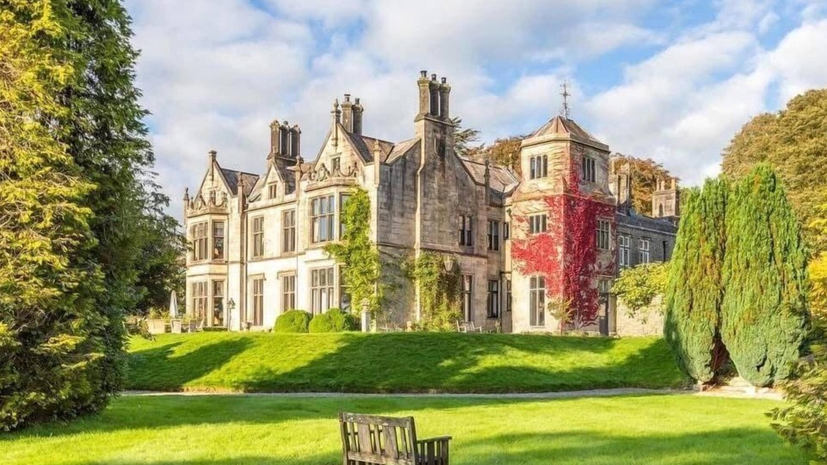 Kendal Apartment | Kendal - Summerlands Hall Gothic Apartment