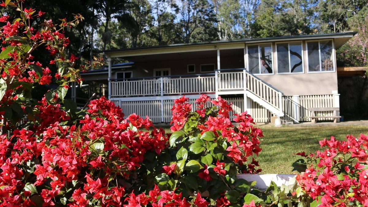 Kenilworth House | Kenilworth River Oaks on Mary River - Pet friendly