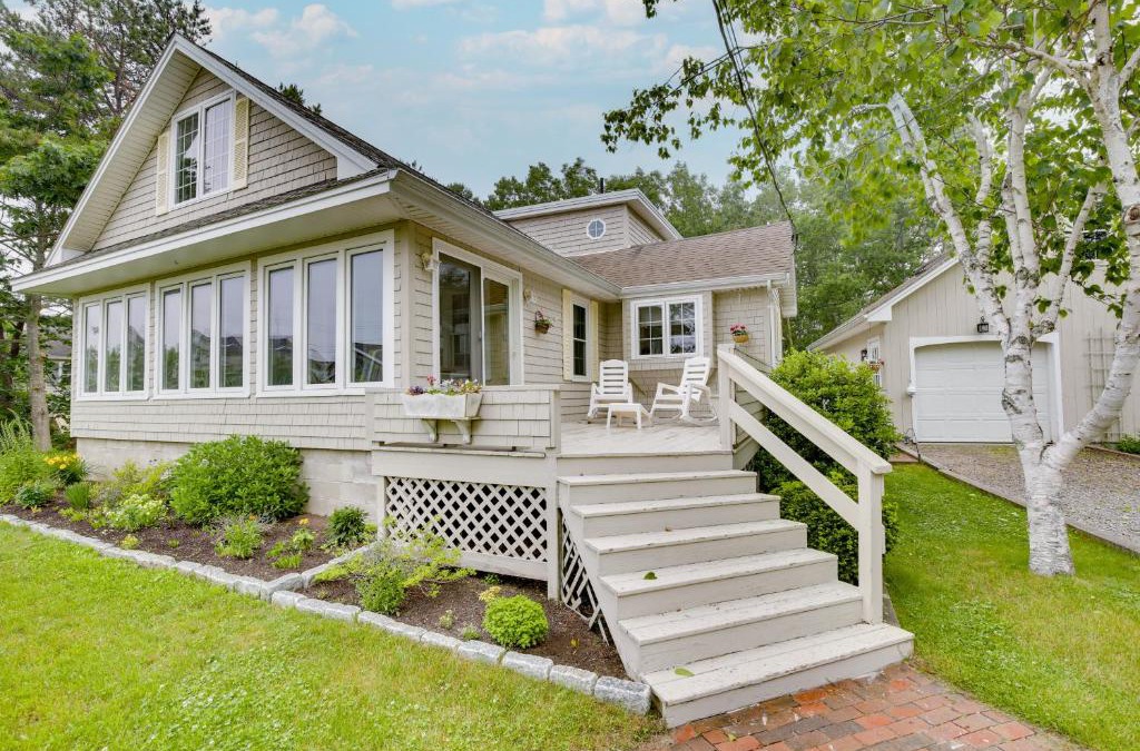 Kennebunkport House | Kennebunkport Getaway with Grill Walk to Beach!