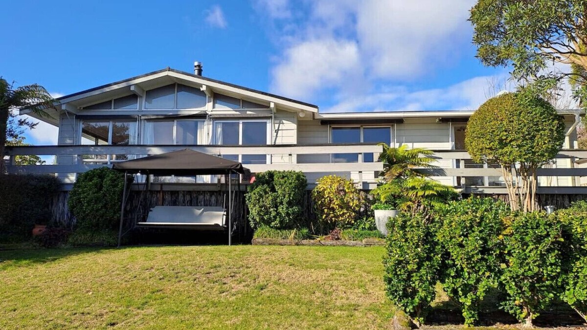 Richmond Heights House | Kensington - Includes linen and WiFi