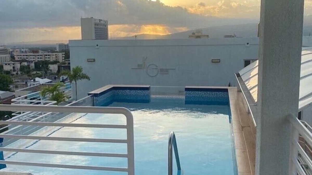 Eden Gardens Apartment | Kensington two bedroom with pool and gym