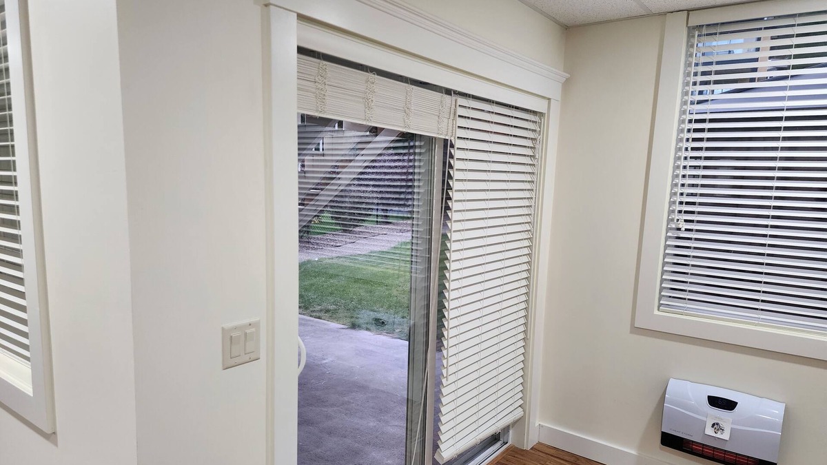 Shannon Lake House | Kento Executive B&B is a nice and cozy 2 bedroom suite fully furnished