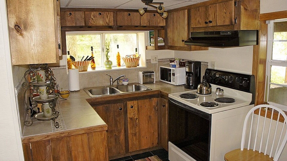 Lexington Cottage | Kentucky River Cottages ~ 1st Floor Suite ~ On The Bourbon Trail!