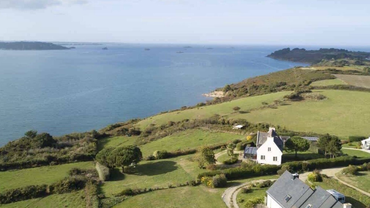 Plouezoch House | Kermartin - breathtaking view of the bay of Morlaix