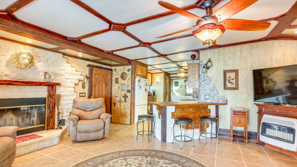 Kerrville House | Kerrville Vacation Rental w/Colorful Courtyard!