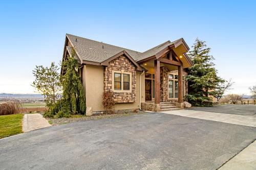 Canyon County House | Kerry Hill Manor