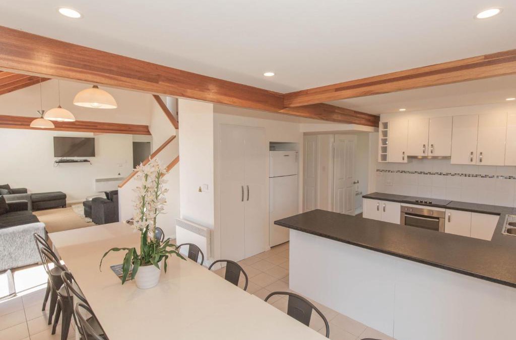 Jindabyne House | Kestrels Rest 1 116 Gippsland Street