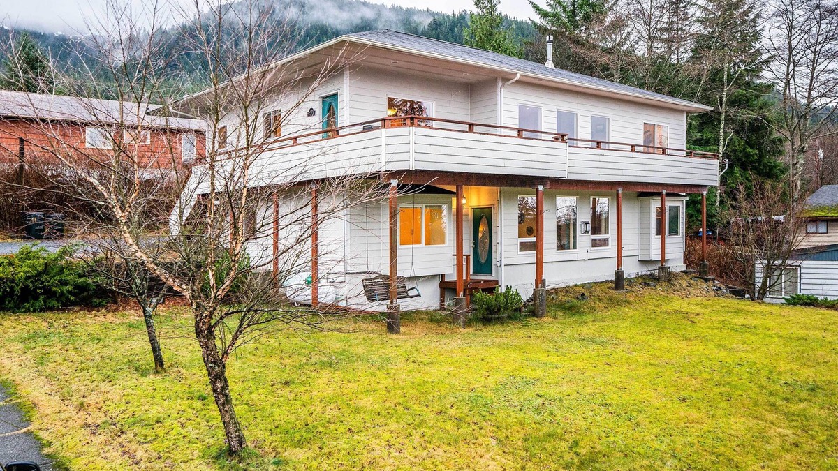 Ketchikan House | Ketchikan Home: Bay Views, 1/2 Mi to Hiking Trails