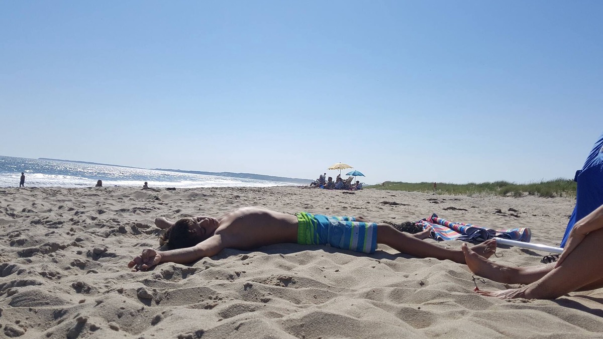 West Tisbury House | KEY TO BEST PRIVATE BEACH! nBeautiful 6-br home, sleeps 10 on Tisbury Great Pond