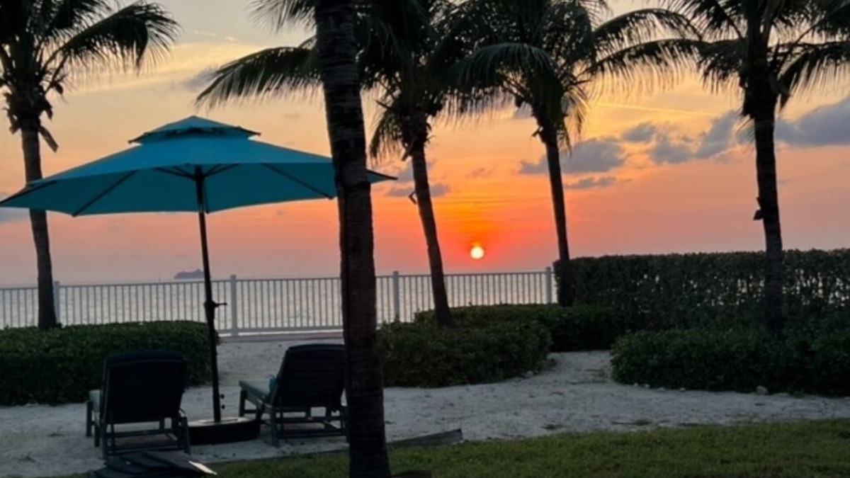 Alice Town House | Key West Style Beach Front House 3bed/3bath-60Ft Dock slip Mega Marina-Extra Fee