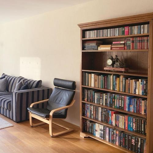 Leiden Apartment | KeyCityApt Near Amsterdam Two Miles To City Centre Breakfast Included
