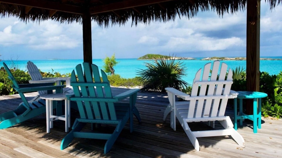 William's Town Cottage | KeyLime Cottage: Beachfront vacation house, Tropic of Cancer beach, Little Exuma