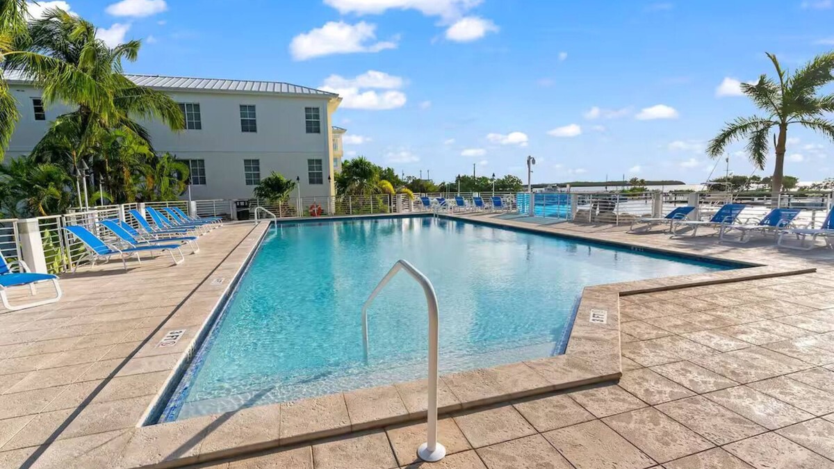 Rock Harbor Villa | Keys Escape – 4 Stories, Rooftop Views & 3 Suites
