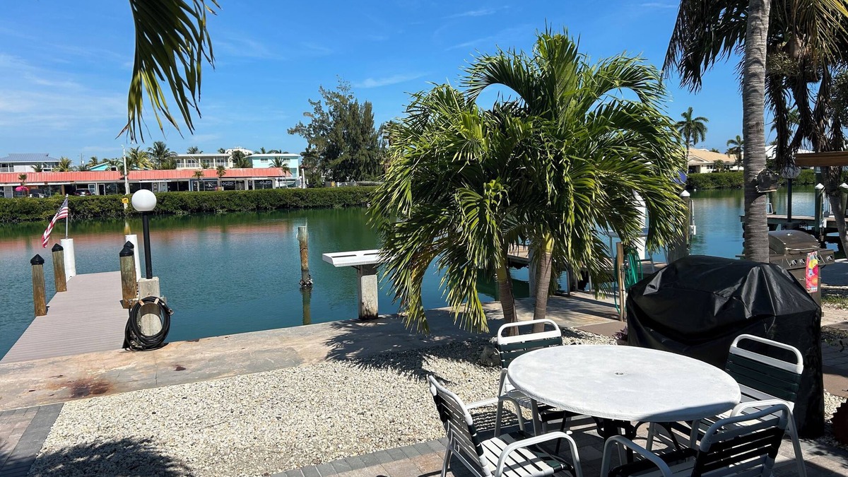 Key Colony Beach Villa | Keys Hideaway - Canal/Dock - Cabana Club - Pickleball - Remodeled 2/2 Villa