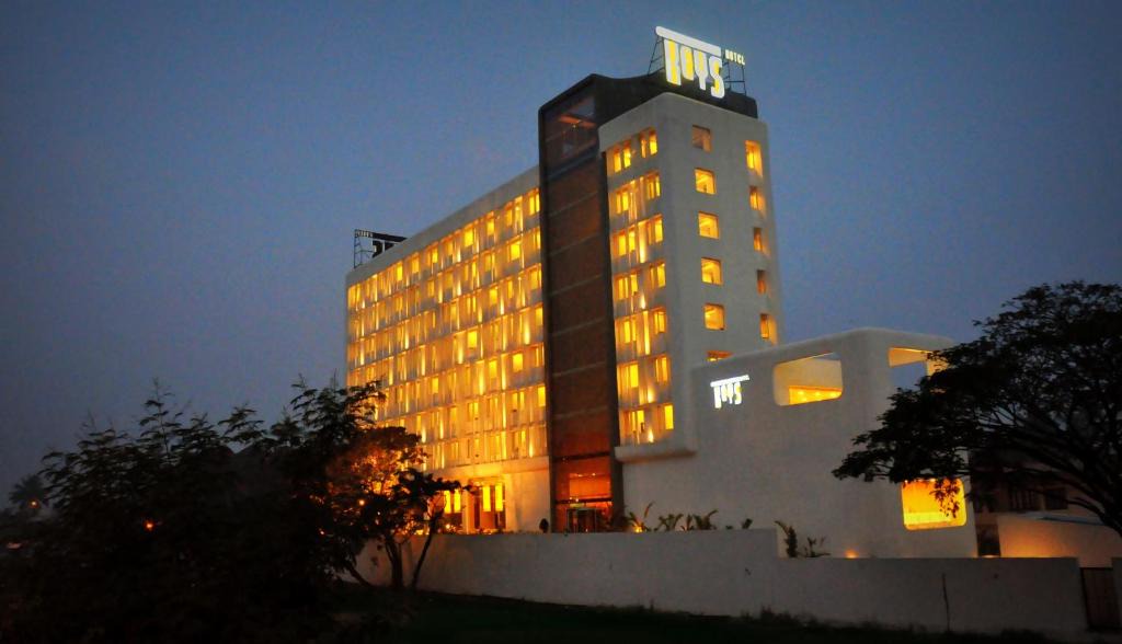 Kochi Hotel | Keys Select by Lemon Tree Hotels, Kochi