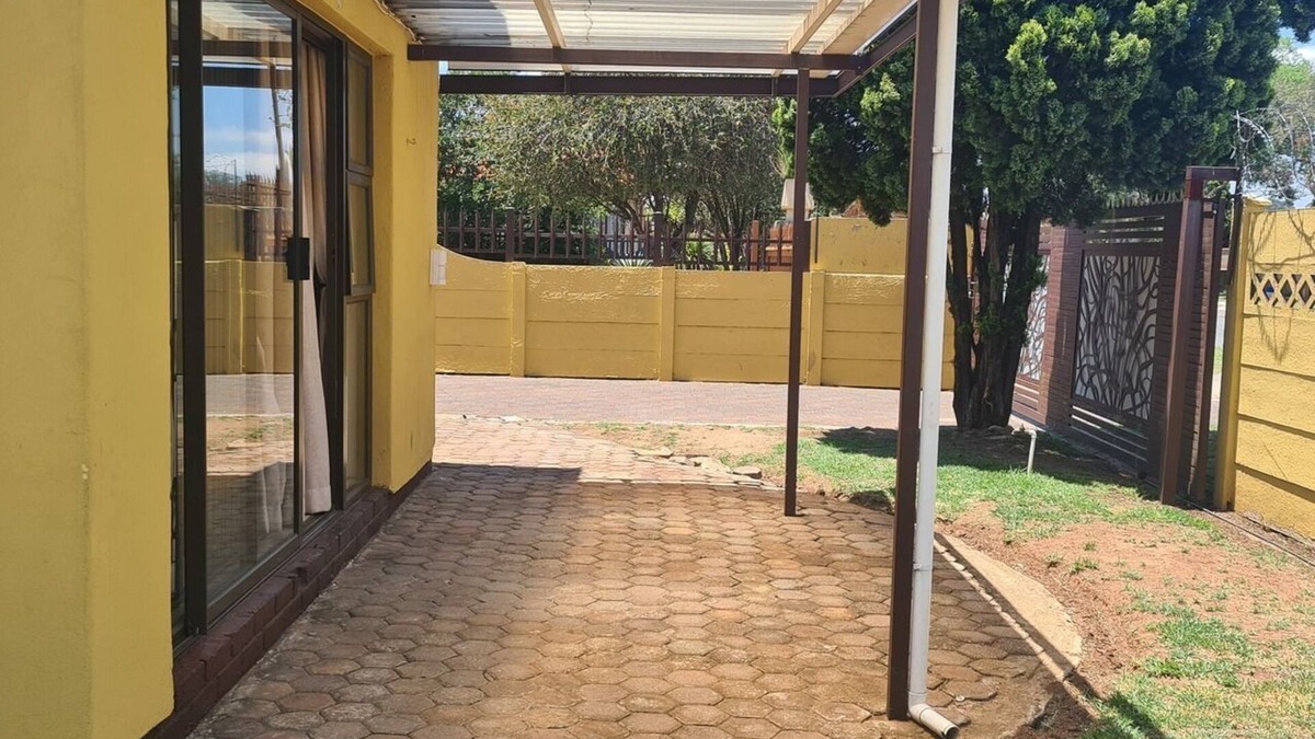 Greater Johannesburg Metropolitan Area Hotel | Khahiligi Investment Properties Guest