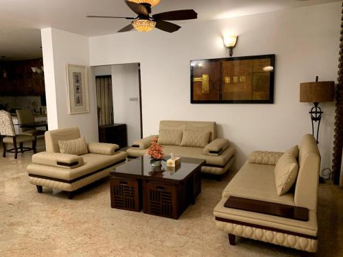 Gulshan Apartment | Khonikaloy 19 4BHK in Gulshan 2 near United Hospital