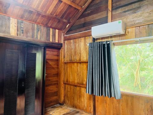Chau Duc Cabin | Khu Nghỉ dưỡng Sinh thái Nhà Lụa Retreat