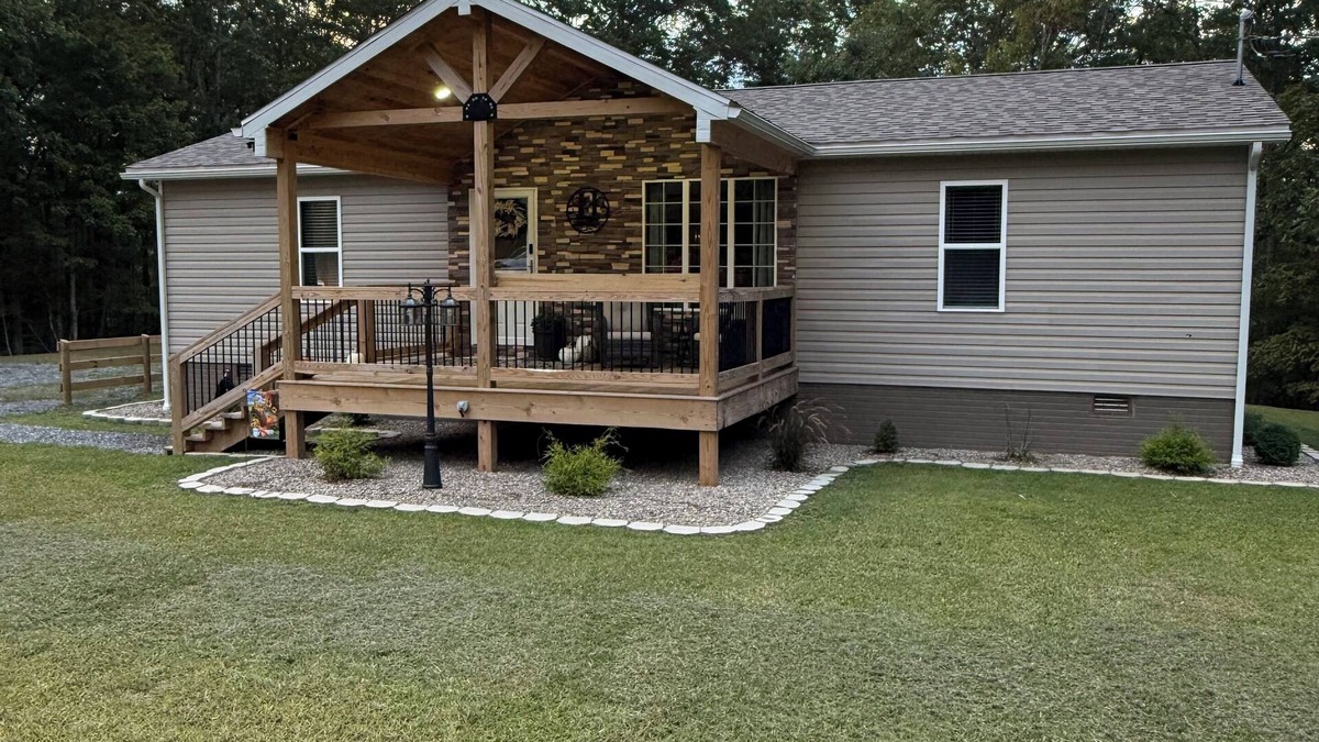 Edray House | Kick back and relax in this calm, stylish space located on 30 acres!