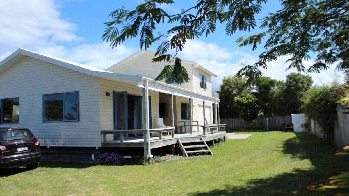 Cooks Beach House | Kick back & relax at Cooks Beach