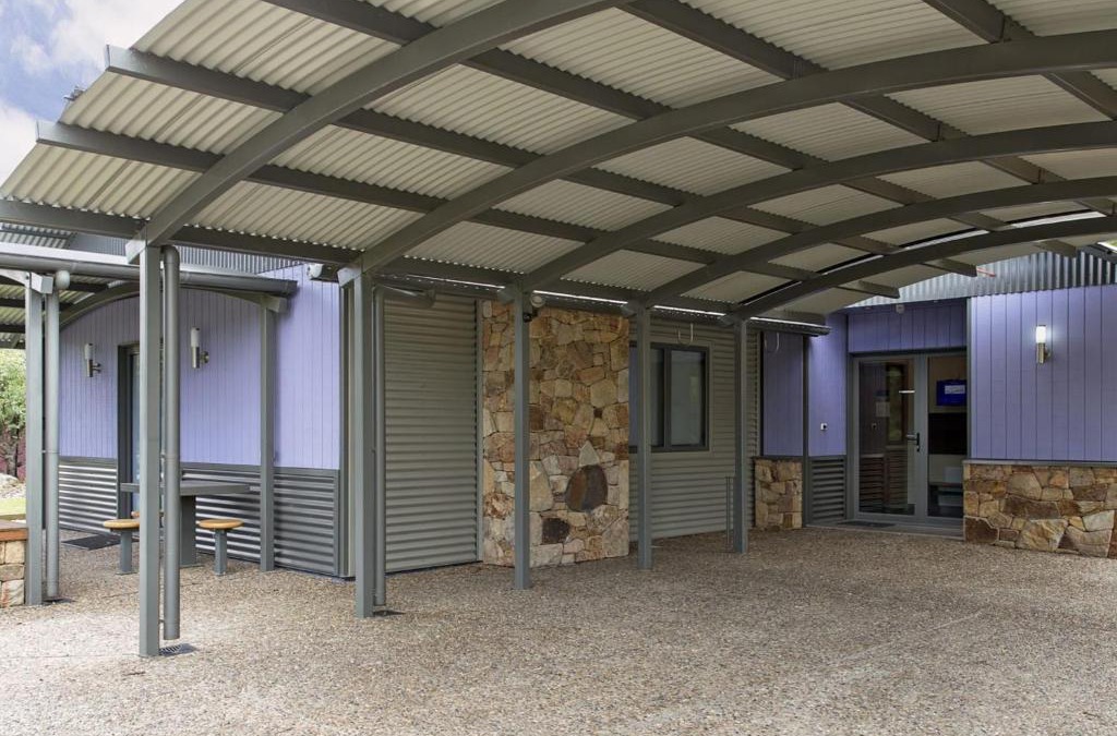 Lake Crackenback House | Kickenback Studio - Gym l Indoor Pool l Tennis l Air-Con l WiFi l BBQ