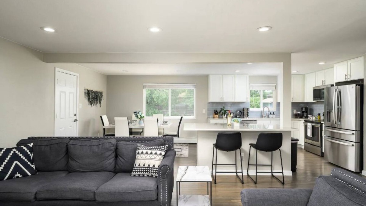 Lamar Heights Area House | Kid & Adult Playland! Comfy, Spacious, 15min to Downtown