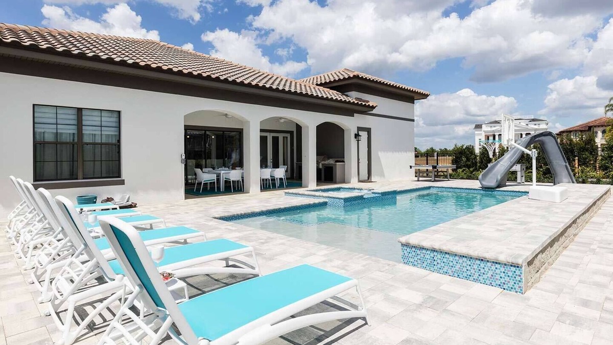 Bay Lake House | Kids own play area/Amazing themed bedrooms/Extra large pool/10 mins WDW/1 LEVEL