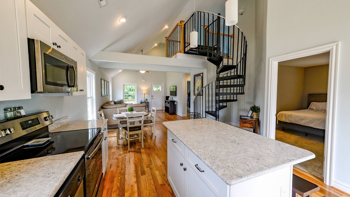 Harbinger House | KIL9115 Snead Cottage. Pets OK, Golf Resort, Community Pool & Fitness