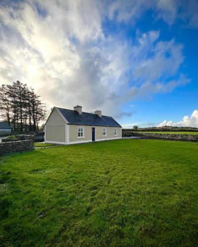 Kinuary House | Killawalla Cottage, Westport.