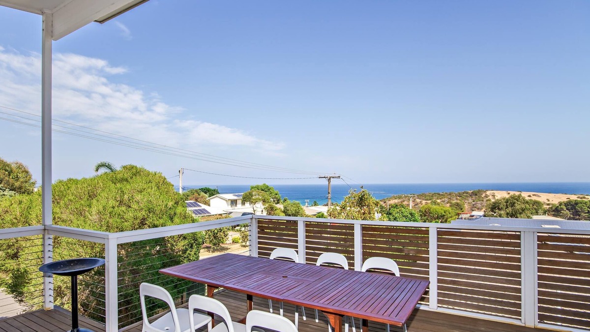 Maslin Beach House | Kiltevna ~ Maslin Beach - Enjoy Sea Views from Both Levels in Maslins Beach