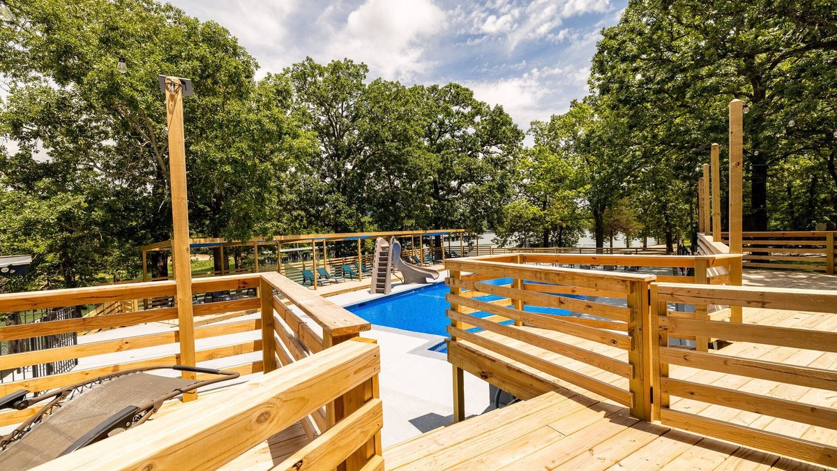 Kimberling City Hotel | Kimberling Cove M1