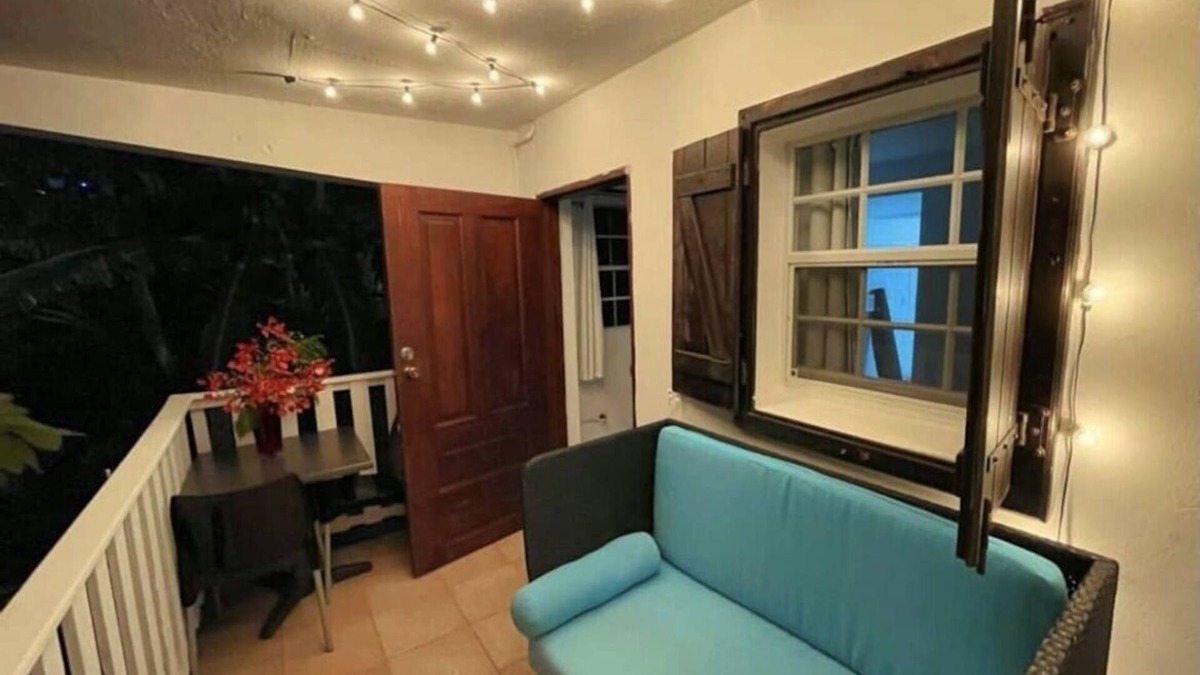Maho Apartment | Kim’s Hideaway is a small precious apartment, where you will love to stay.
